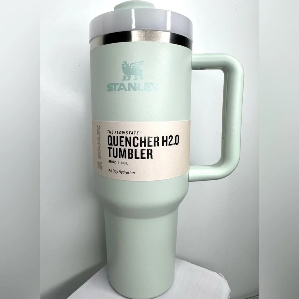 Stanley FlowState Quencher H2.0 Tumbler / 40oz / Color: Mist / light Green - Picture 4 of 9